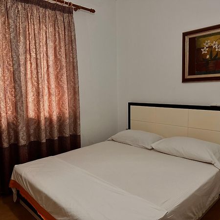 Hostel Grande House Tirana Bagian luar foto