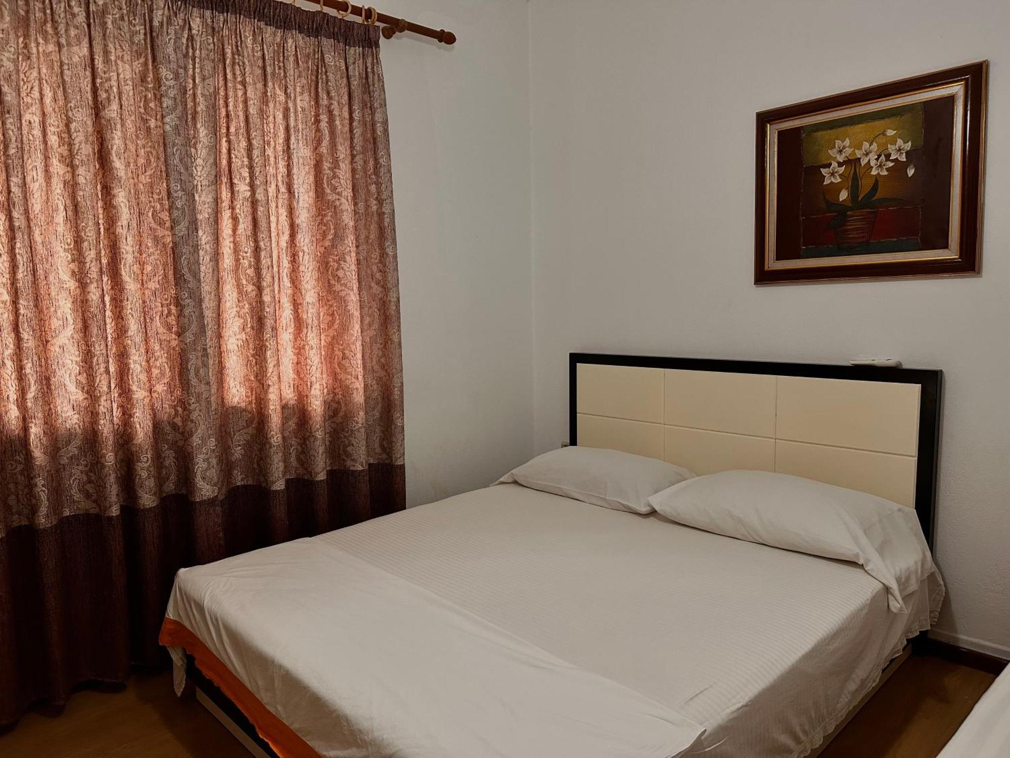Hostel Grande House Tirana Bagian luar foto