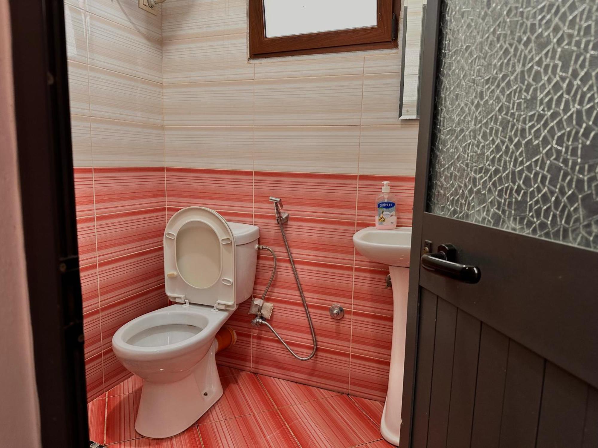 Hostel Grande House Tirana Bagian luar foto