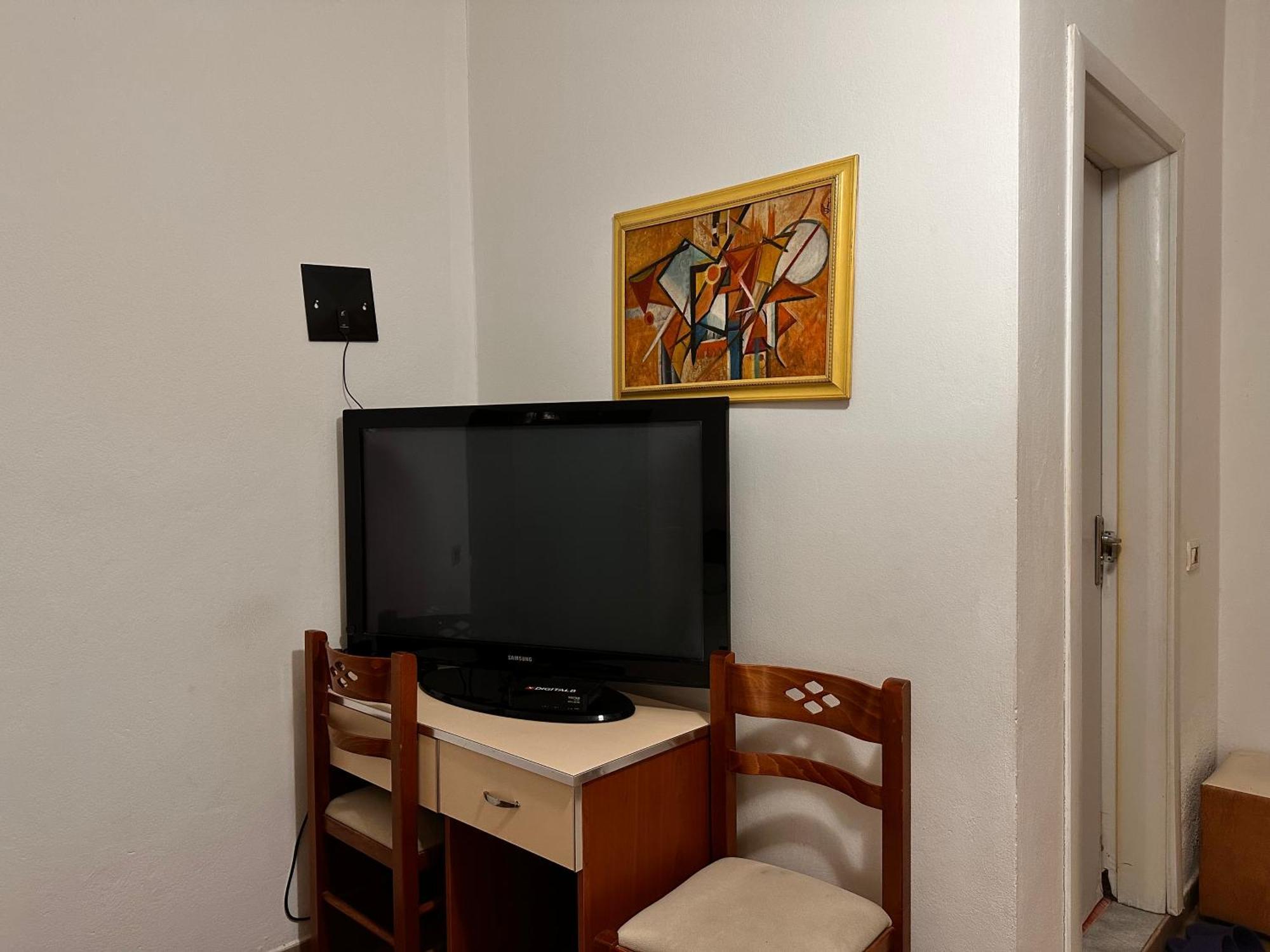 Hostel Grande House Tirana Bagian luar foto