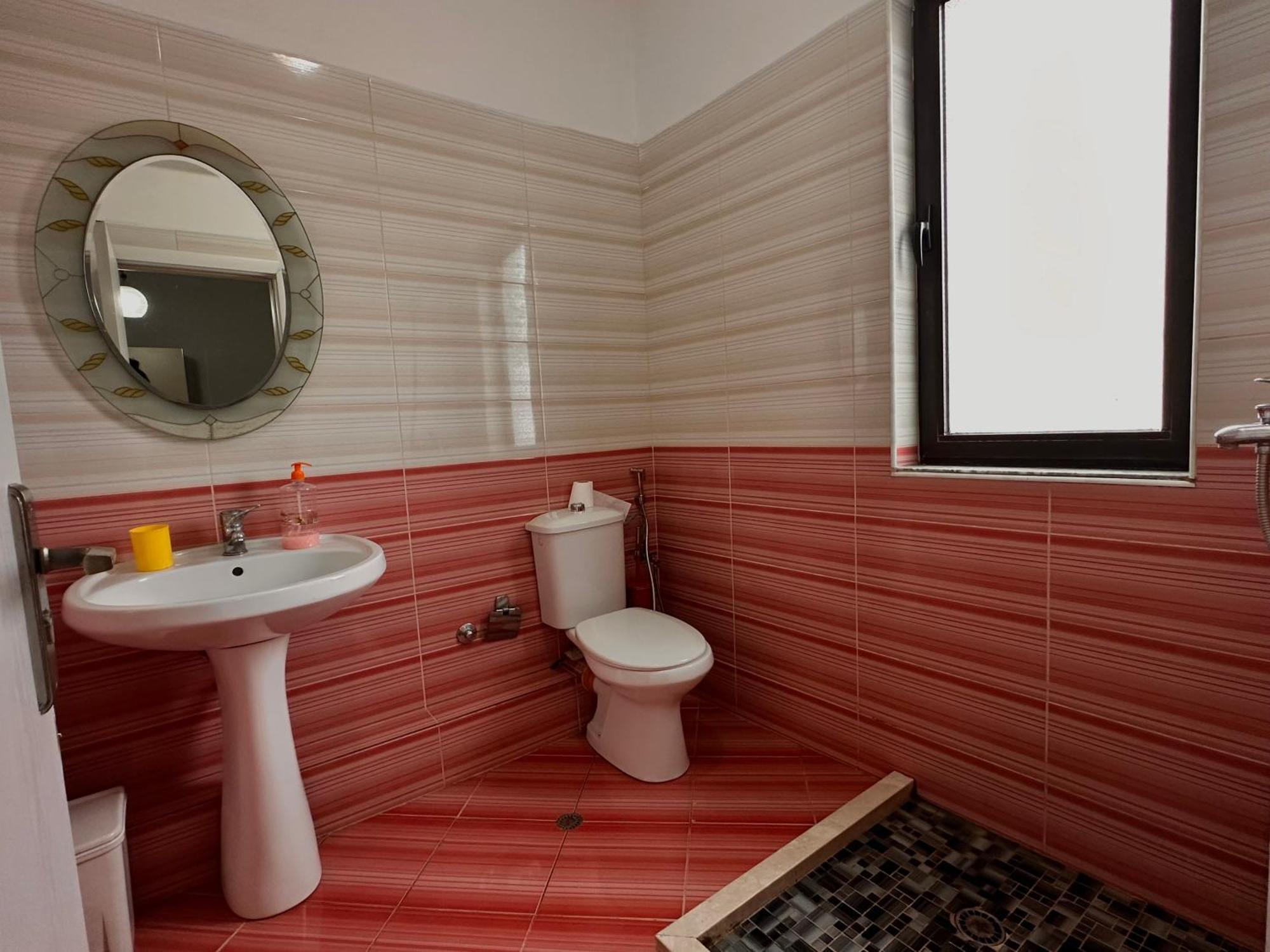 Hostel Grande House Tirana Bagian luar foto