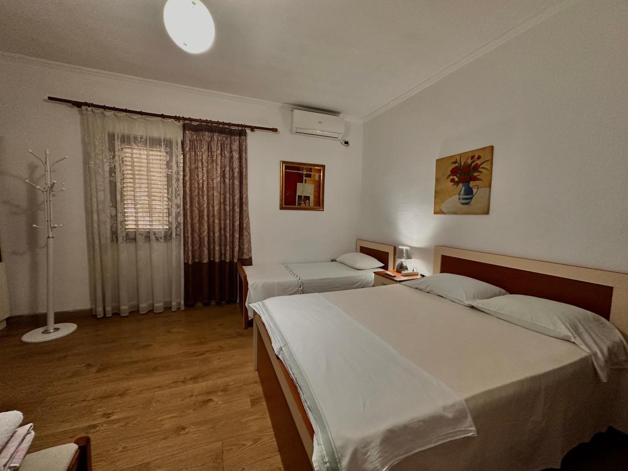 Hostel Grande House Tirana Bagian luar foto