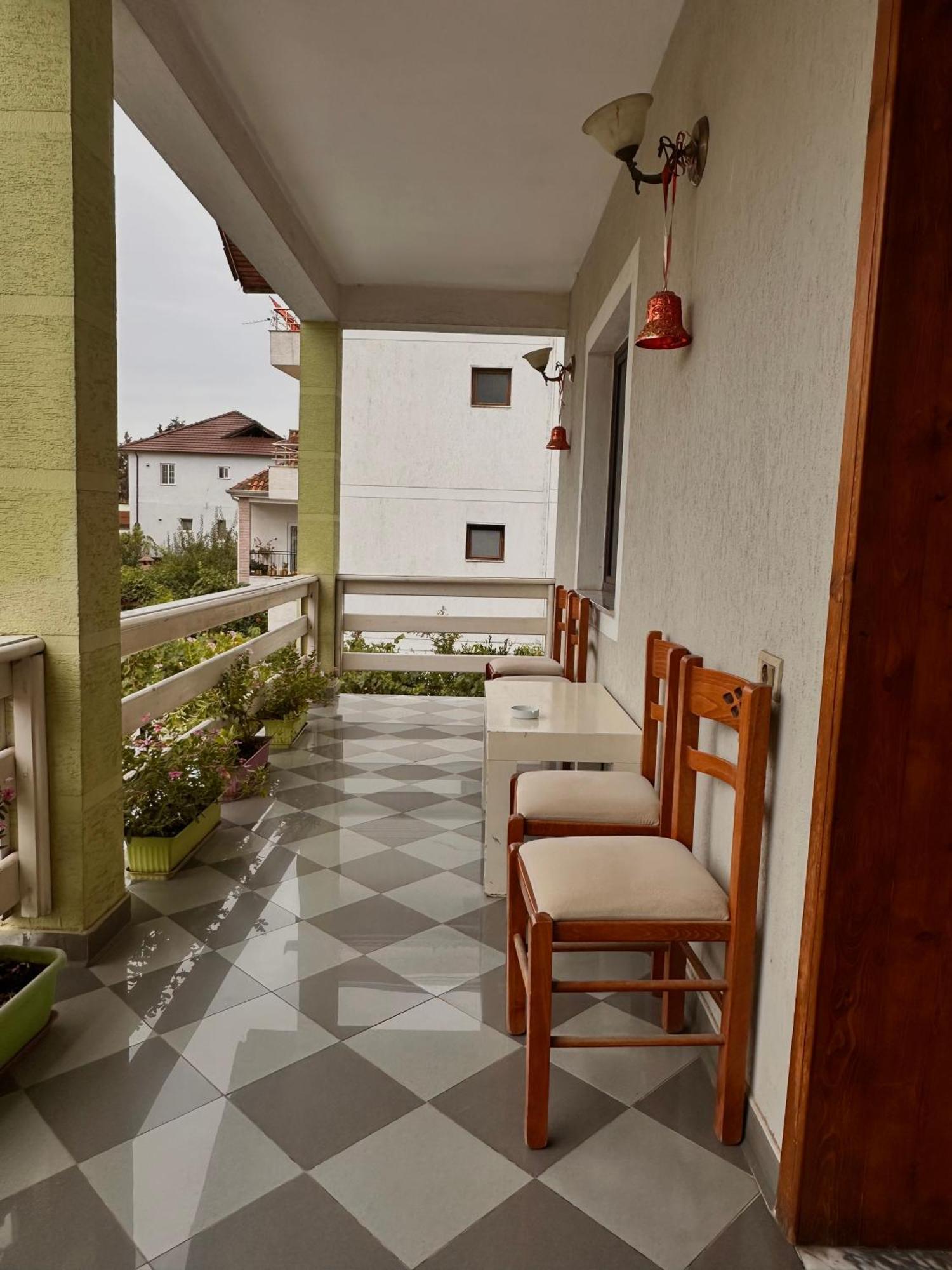 Hostel Grande House Tirana Bagian luar foto