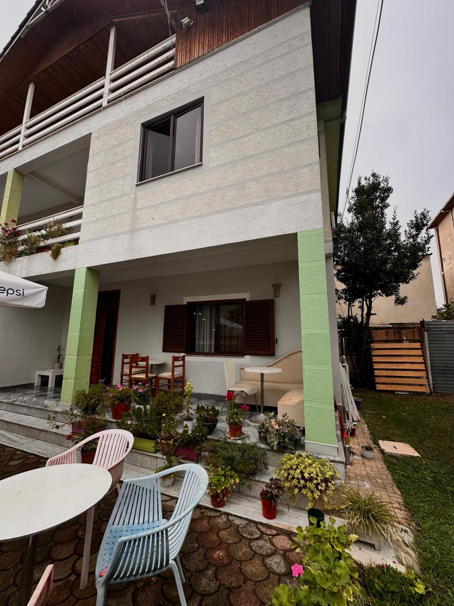 Hostel Grande House Tirana Bagian luar foto